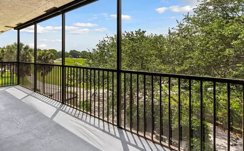 200 W Jacaranda Country Club Dr #3C, Plantation, FL 33324