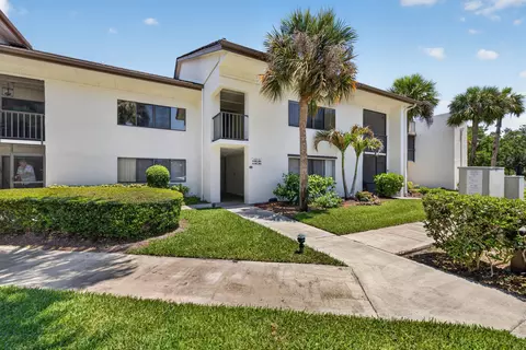 3500 Twin Lakes Ter #202, Fort Pierce, FL 34951