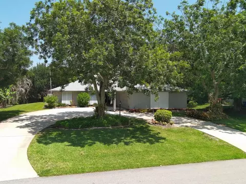 1070 47th Ave SW, Vero Beach, FL 32968