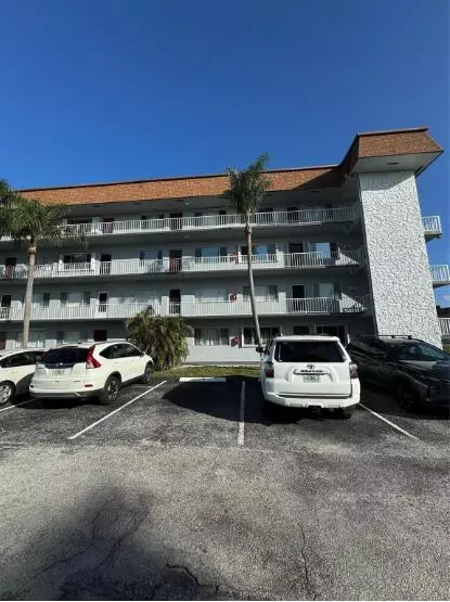 6289 Lear Dr #302, Atlantis, FL 33462