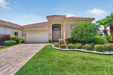 7196 Lorenzo Ln, Delray Beach, FL 33446