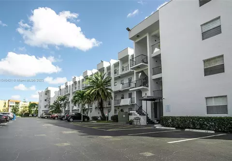 2998 Sunrise Lakes Dr E #116, Sunrise, FL 33322