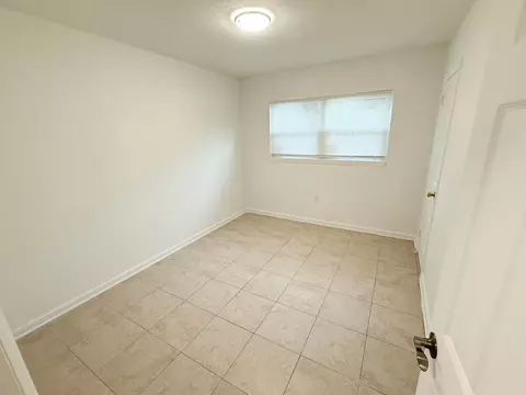 Bedroom - 912 SE Tarpon Ave, Stuart, FL 34994 photo 1 of 6