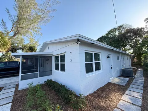 Exterior - 912 SE Tarpon Ave, Stuart, FL 34994 photo 6 of 7