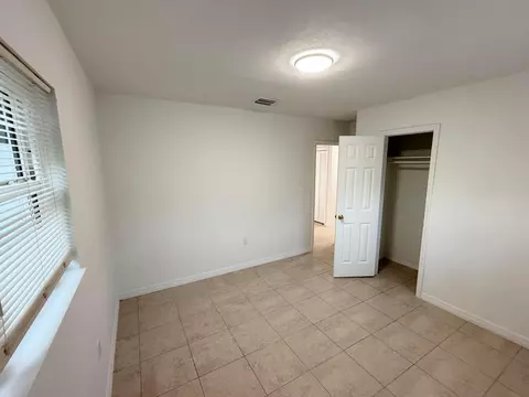 Bedroom - 912 SE Tarpon Ave, Stuart, FL 34994 photo 3 of 6