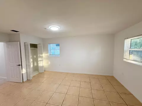 Bedroom - 912 SE Tarpon Ave, Stuart, FL 34994 photo 6 of 6