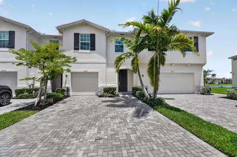 6933 N Harbours Edge Ave, Lake Worth, FL 33467