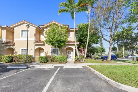 5910 Riverside Ave, Tamarac, FL 33321
