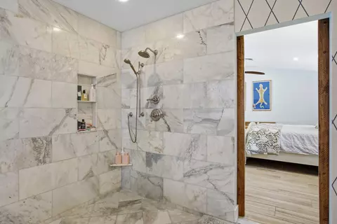 Bath - 17655 Alexander Run, Jupiter, FL 33478 photo 4 of 7