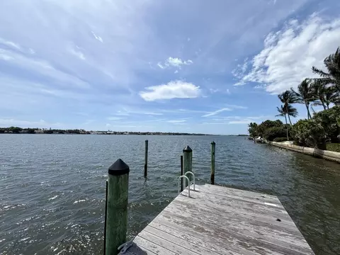 690 Island Dr, Palm Beach, FL 33480