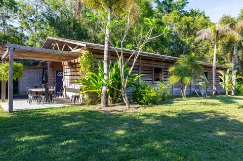 851 Hyde Park Rd, Loxahatchee Groves, FL 33470