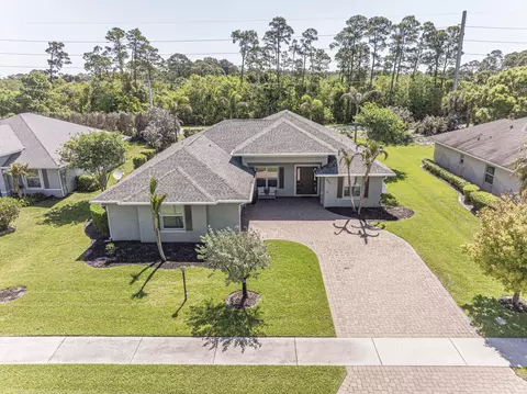 922 Yearling Trl, Sebastian, FL 32958