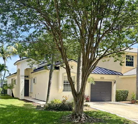 4939 Pelican St, Coconut Creek, FL 33073