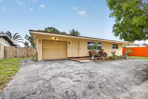 1411 NW 89th Ave, Pembroke Pines, FL 33024