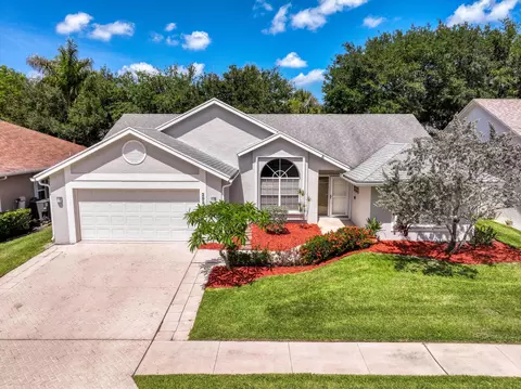 252 Moccasin Trl W, Jupiter, FL 33458
