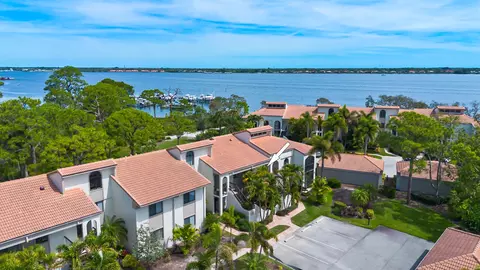 2516 NW Seagrass Dr #8B, Palm City, FL 34990