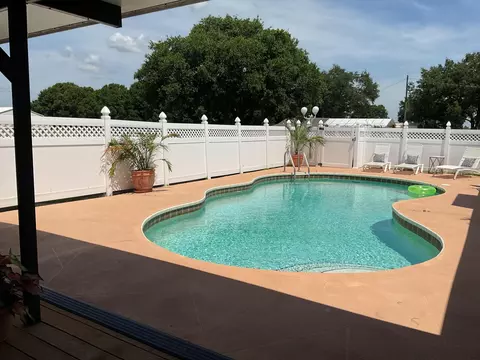Exterior - 11405 NW 2nd Ter, Okeechobee, FL 34972 photo 5 of 6