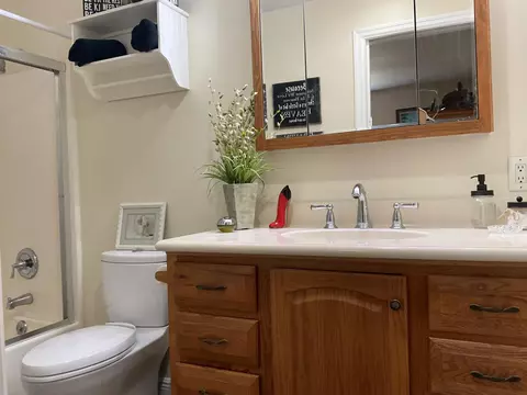 Bath - 11405 NW 2nd Ter, Okeechobee, FL 34972 photo 1 of 4