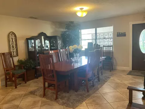 Dining - 11405 NW 2nd Ter, Okeechobee, FL 34972 photo 1 of 2