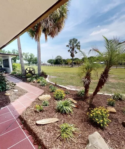 Exterior - 11405 NW 2nd Ter, Okeechobee, FL 34972 photo 2 of 6