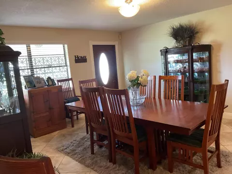 Dining - 11405 NW 2nd Ter, Okeechobee, FL 34972 photo 2 of 2