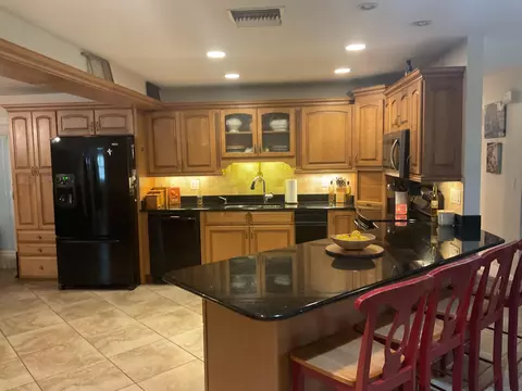 Kitchen - 11405 NW 2nd Ter, Okeechobee, FL 34972 photo 1 of 2