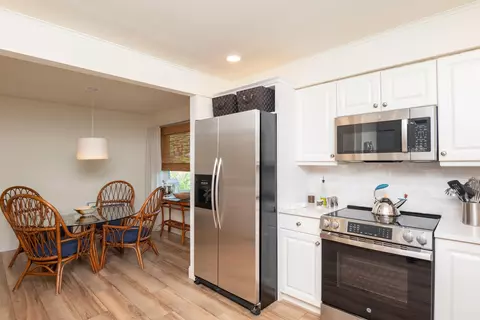 Kitchen - 3372 SE Court Dr, Stuart, FL 34997 photo 2 of 4