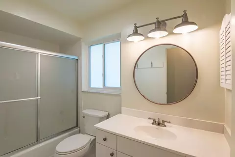 Bath - 3372 SE Court Dr, Stuart, FL 34997 photo 3 of 3