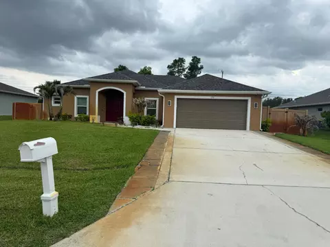 170 SW Pilsner Cir, Port Saint Lucie, FL 34953
