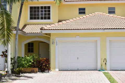 1043 Imperial Lake Rd, West Palm Beach, FL 33413