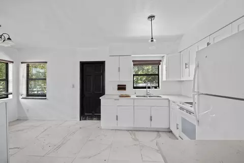 515 NW 88th St, El Portal, FL 33150