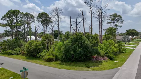 1802 SW Diamond St, Port St Lucie, FL 34953