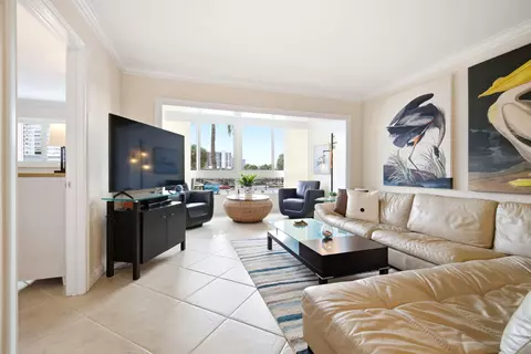3221 NE 8th St #F305, Pompano Beach, FL 33062