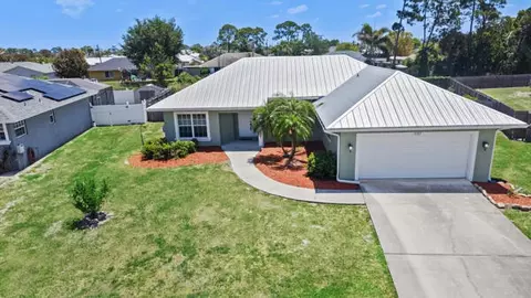 1657 SW Cefalu Cir, Port Saint Lucie, FL 34953
