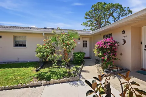 788 Nantucket Cir, Greenacres, FL 33467