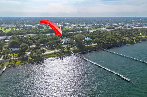 1009 S Indian River Dr, Fort Pierce, FL 34950