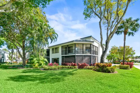 7533 Glendevon Ln #905, Delray Beach, FL 33446