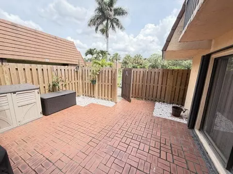 825 Center St #22A, Jupiter, FL 33458 photo 6