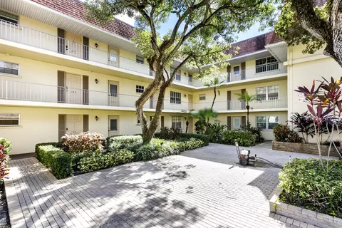 5510 Tamberlane Cir #242, Palm Beach Gardens, FL 33418