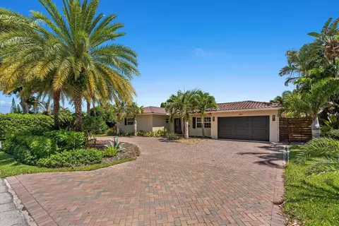 884 NW 6th Dr, Boca Raton, FL 33486