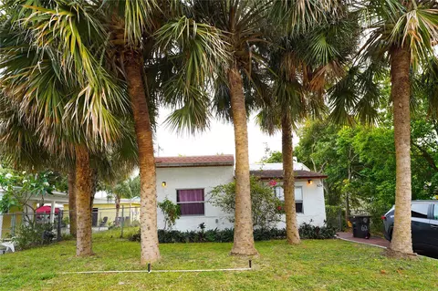 624 51st St, West Palm Beach, FL 33407