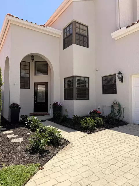 13140 Crisa Dr, Palm Beach Gardens, FL 33410