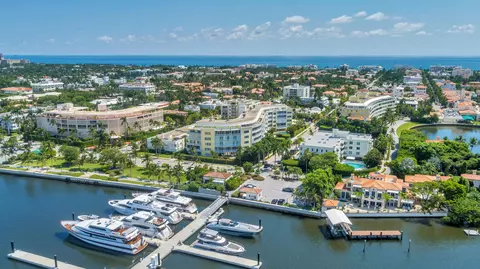 389 S Lake Dr #PHB, Palm Beach, FL 33480