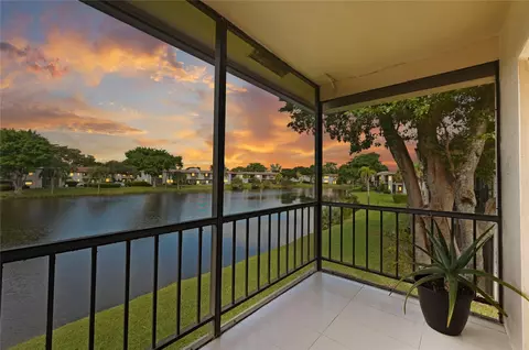 21649 Juego Cir #4 E, Boca Raton, FL 33433