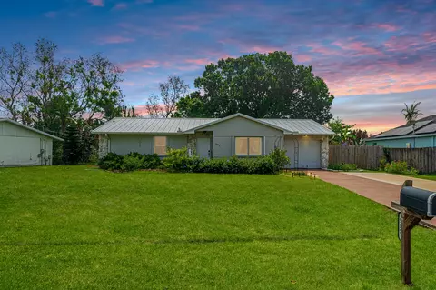 537 NW Sagamore Ter, Port Saint Lucie, FL 34983