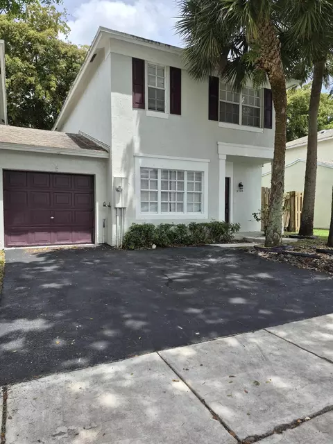 5920 S Golden Beauty Ln, Tamarac, FL 33321