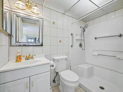 Bath - 202 Brittany F, Delray Beach, FL 33446 photo 2 of 2