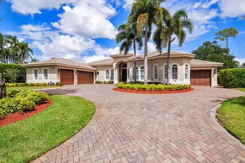 594 N Country Club Dr, Atlantis, FL 33462