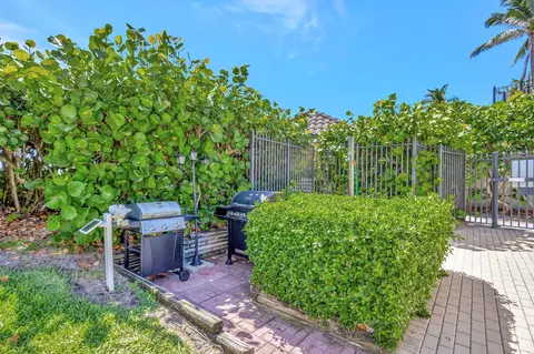 Exterior - 800 Ocean Dr #404, Juno Beach, FL 33408 photo 9 of 10