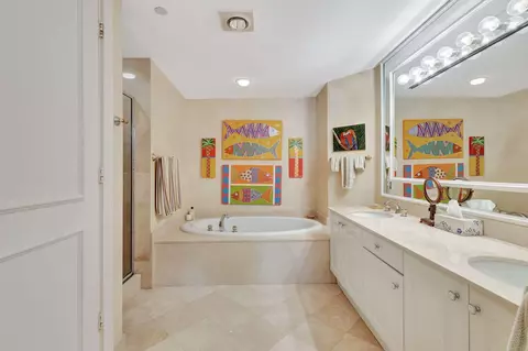 Bath - 800 Ocean Dr #404, Juno Beach, FL 33408 photo 1 of 5